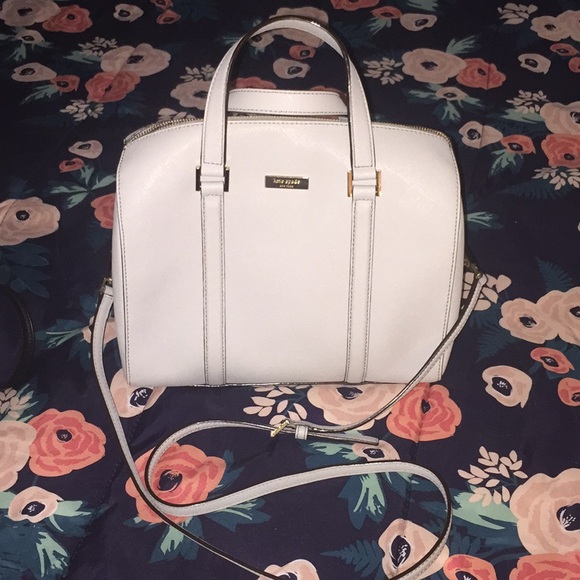 PENDING ♠️ LIKE NEW KATE SPADE SATCHEL ♠️ - Picture 2 of 5
